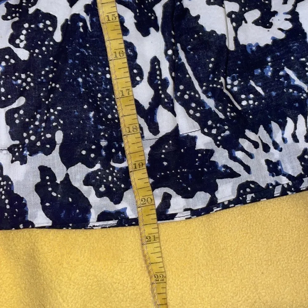 (5/$25) Banana Republic Factory Navy Floral Skirt